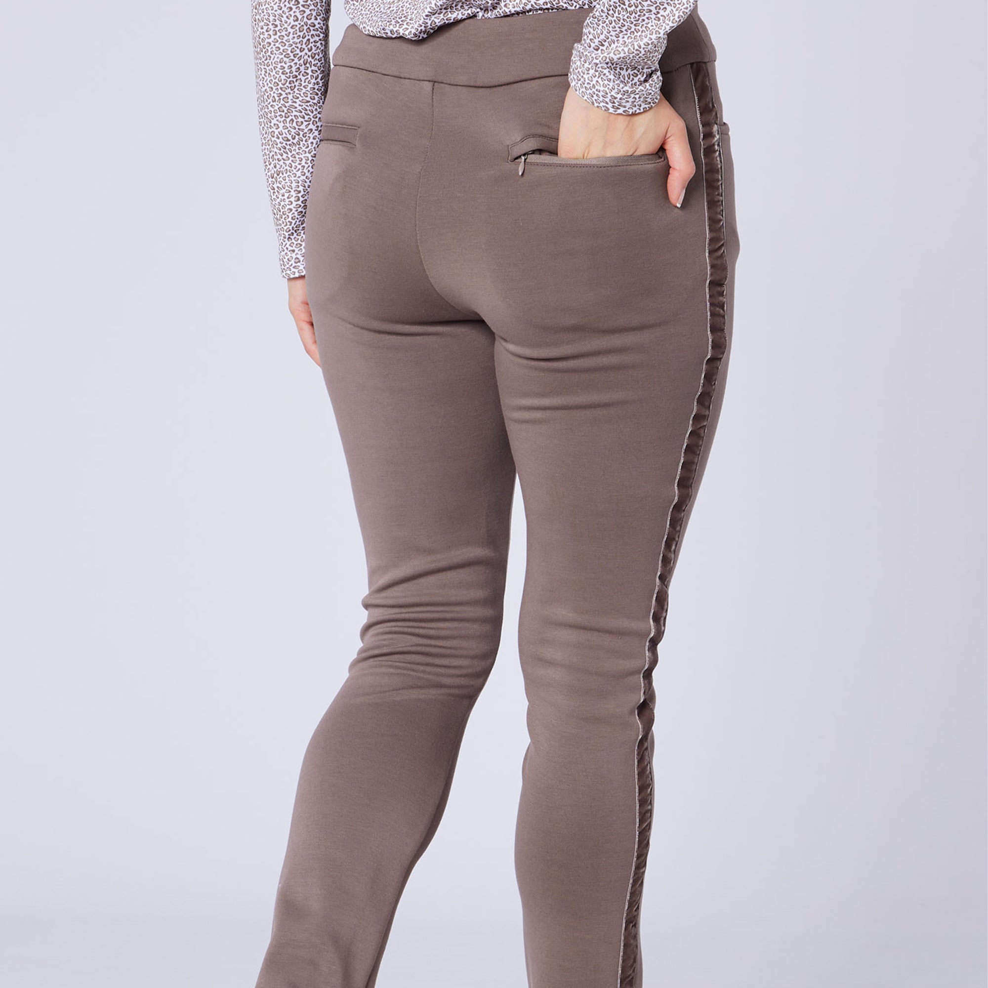 Swing Out Sister Amber Thermal Pull On Ladies Golf Trousers Walnut Whip 29 Inch