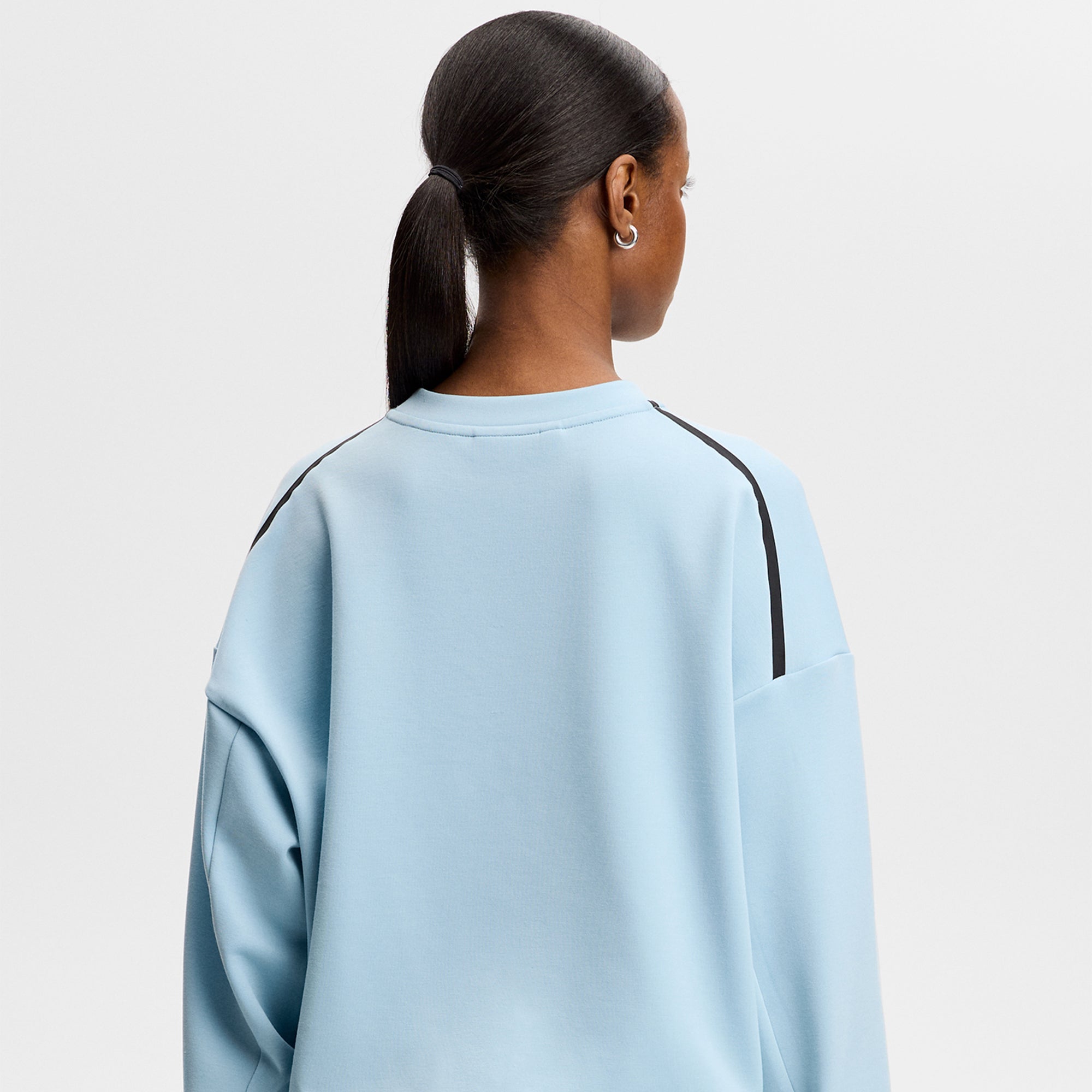 J Lindeberg Aura Ladies Crew Neck Sweater Forget-Me-Not Blue