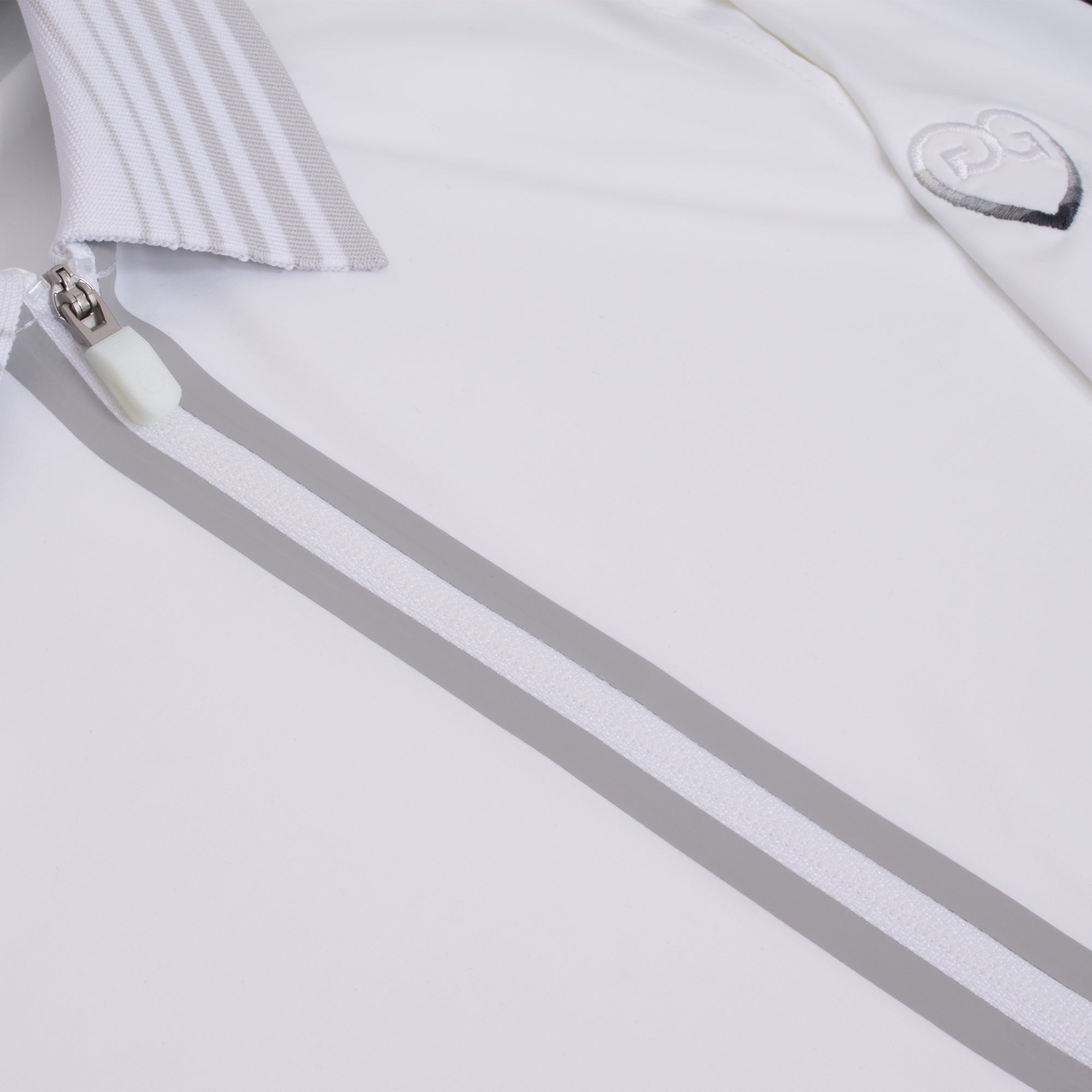 G/FORE Silky Tech Nylon Gradient Heart Quarter Zip Ladies Golf Polo Shirt Snow