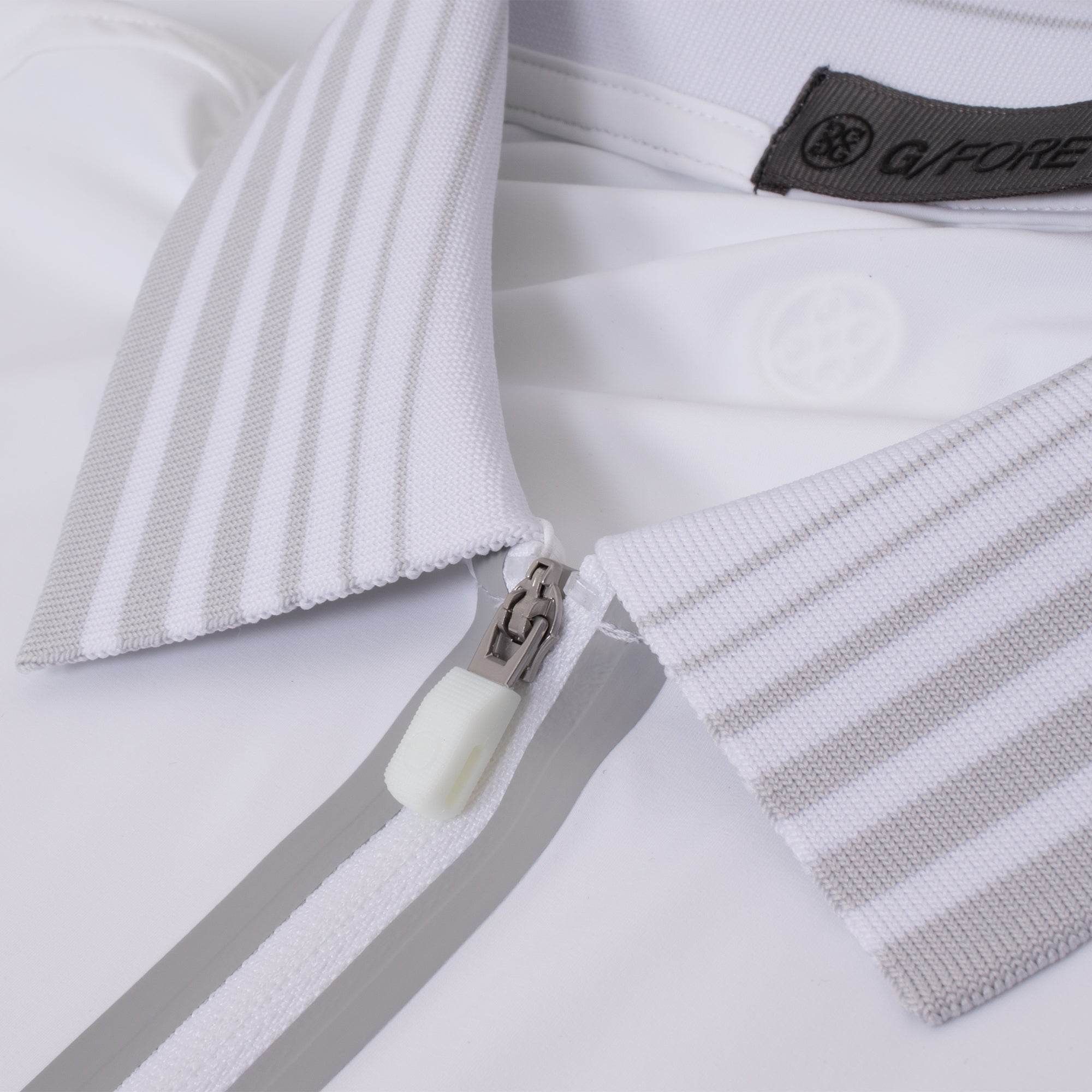 G/FORE Silky Tech Nylon Gradient Heart Quarter Zip Ladies Golf Polo Shirt Snow